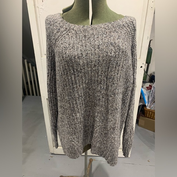 Gray scoop neck American eagle sweater - Picture 1 of 3